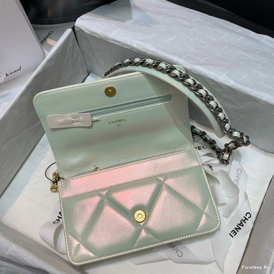 Firstbag Ru CHANEL19 ON WALLET CHAIN 0727